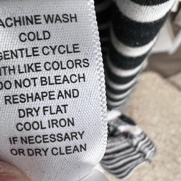 Cable & Gauge women’s size small, black & white tunic scoop neck top #1723 - Picture 3 of 8